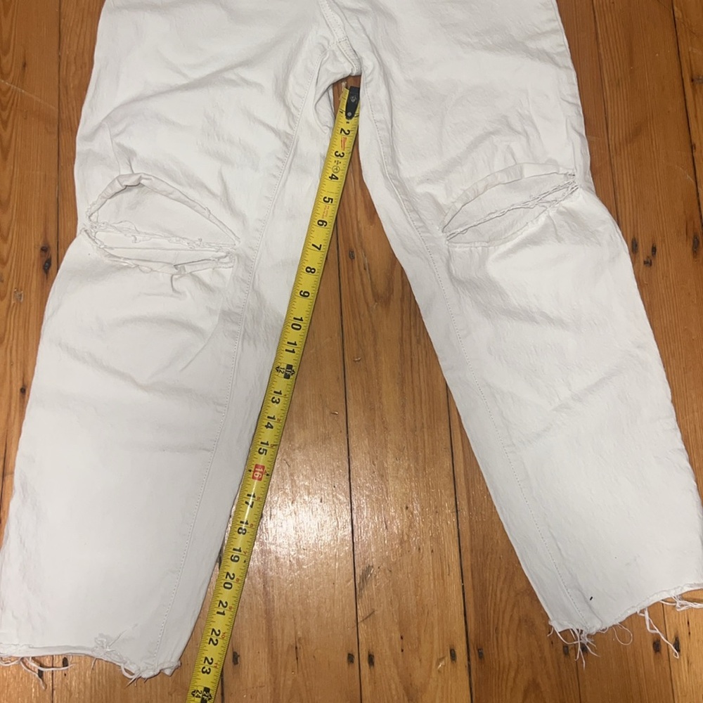 Universal Thread White High Rise Jeans Relaxed Fit - Picture 6 of 6